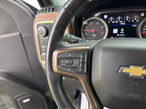 Used 2022 Chevrolet Silverado 2500 High Country w/ Safety Package II image 17