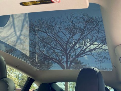 Used 2025 Tesla Model Y Long Range image 16