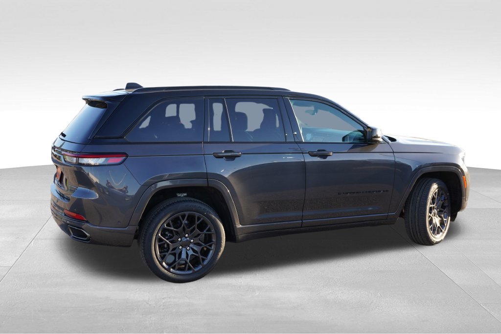 Certified 2025 Jeep Grand Cherokee Summit w/ Obsidian Package AWD/4WD image 5