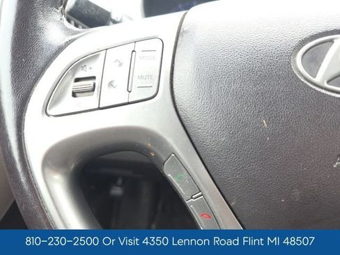 Used 2011 Hyundai Tucson Limited AWD/4WD image 18