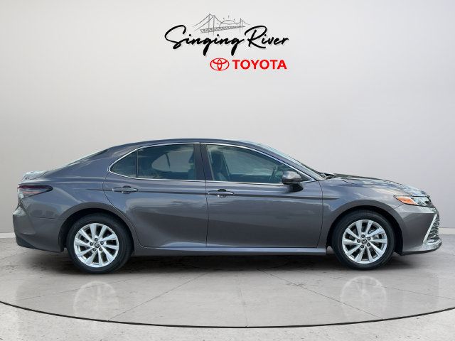 Used 2023 Toyota Camry LE FWD image 8