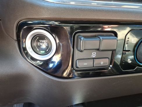 Used 2023 Chevrolet Silverado 1500 RST AWD/4WD image 30