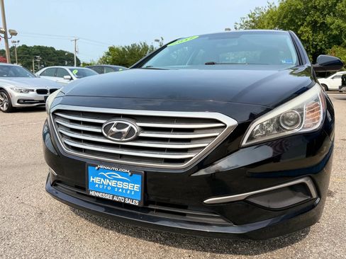 Used 2017 Hyundai Sonata SE FWD image 4
