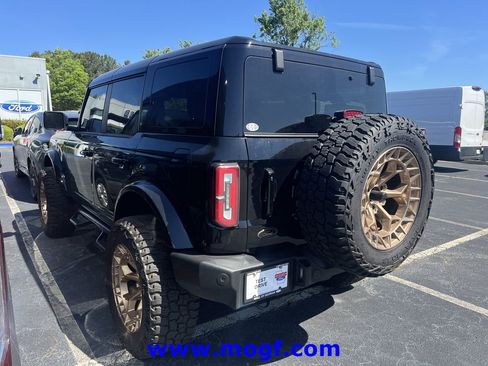 Used 2025 Ford Bronco Outer Banks AWD/4WD image 2