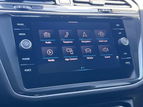 Certified 2024 Volkswagen Tiguan SEL R-Line AWD/4WD image 13