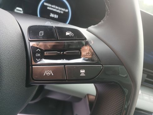 New 2025 Hyundai Elantra Limited image 19