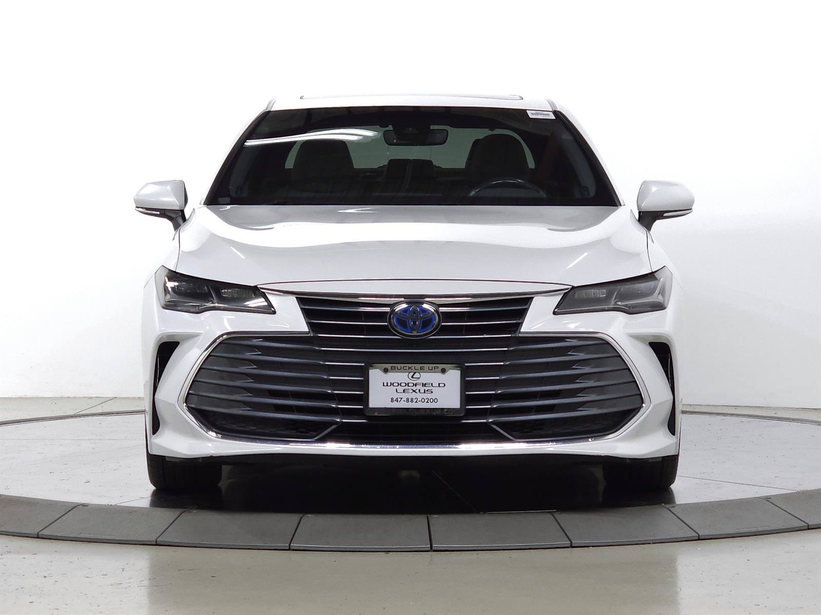 Used 2020 Toyota Avalon Limited w/ All Weather Liner Package FWD image 2