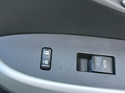 Used 2015 Toyota Prius Four FWD image 21