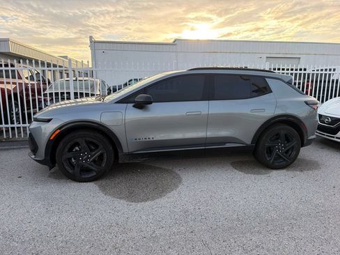 Used 2025 Chevrolet Equinox EV RS FWD image 2