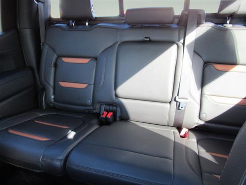 Used 2020 GMC Sierra 1500 AT4 w/ AT4 Premium Package image 11