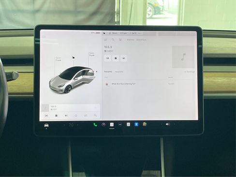 Used 2018 Tesla Model 3 Long Range image 17