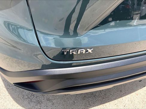 Used 2025 Chevrolet Trax LS FWD image 10