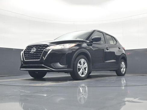 Used 2025 Nissan Kicks Play S image 20