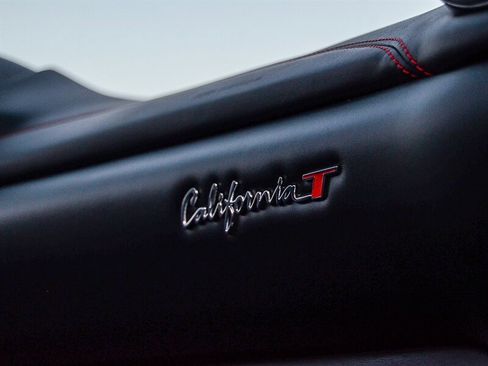 Used 2016 Ferrari California T image 18