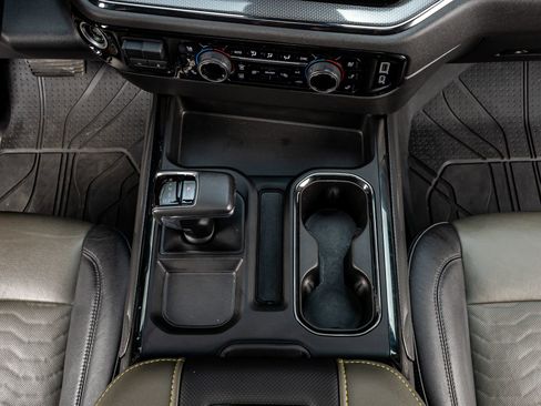 Used 2022 Chevrolet Silverado 1500 ZR2 w/ Technology Package image 28