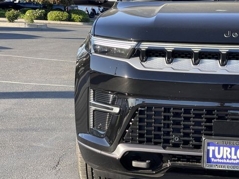 New 2026 Jeep Grand Wagoneer L 4WD w/ HD Trailer Tow Package image 3