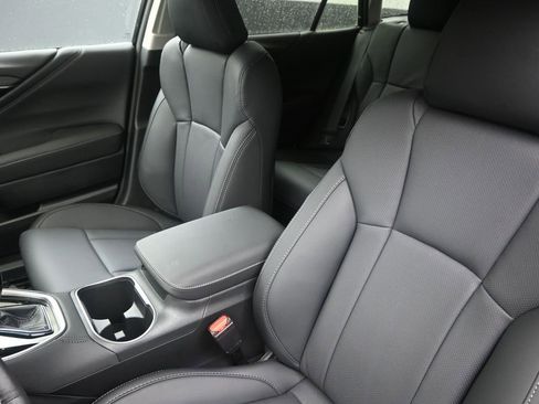 Used 2025 Subaru Outback Limited image 23