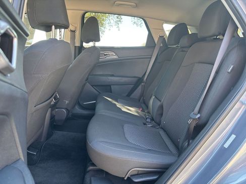 Used 2025 Kia Sportage LX image 21