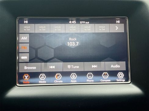 Used 2019 Jeep Grand Cherokee Laredo image 14