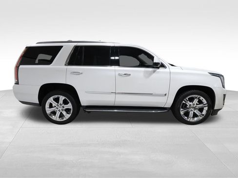 Used 2016 Cadillac Escalade Premium image 4