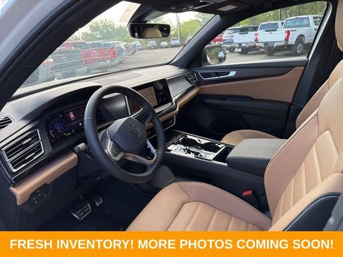 Used 2026 Volkswagen Atlas Cross Sport SEL R-Line image 8