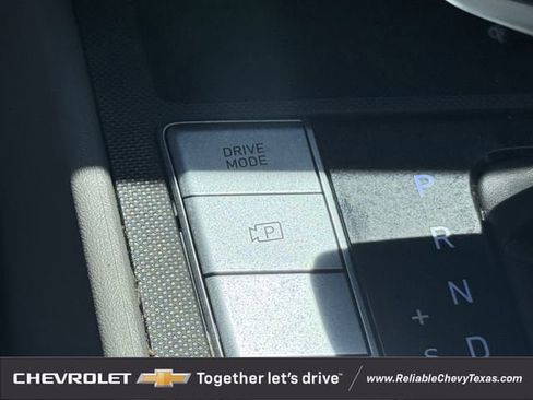 Used 2025 Hyundai Elantra Sport FWD image 19