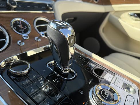 New 2026 Bentley Continental GTC AWD/4WD image 18