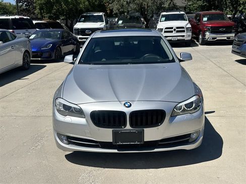 Used 2011 BMW 550i xDrive Sedan AWD/4WD image 2