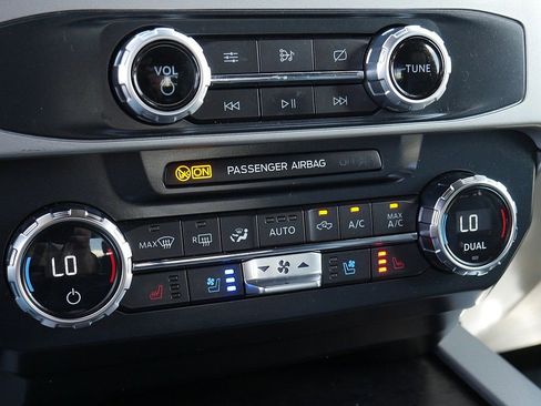 Used 2022 Ford F250 Lariat w/ Black Appearance Package AWD/4WD image 46