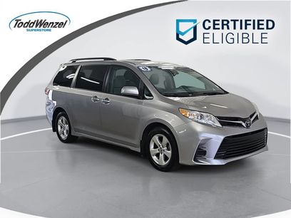 Used 2018 Toyota Sienna LE w/ Carpet Mat Package