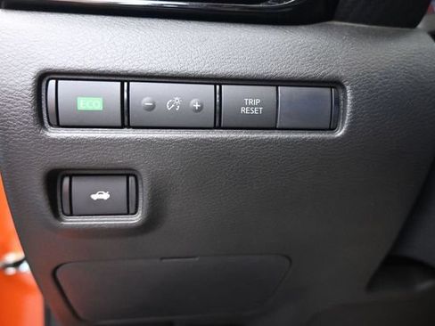 Used 2024 Nissan Sentra SR w/ SR Premium Package FWD image 29