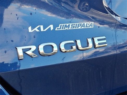 Used 2020 Nissan Rogue SV image 29