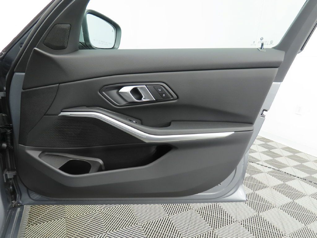 Used 2026 BMW 330i Sedan w/ Convenience Package RWD image 25