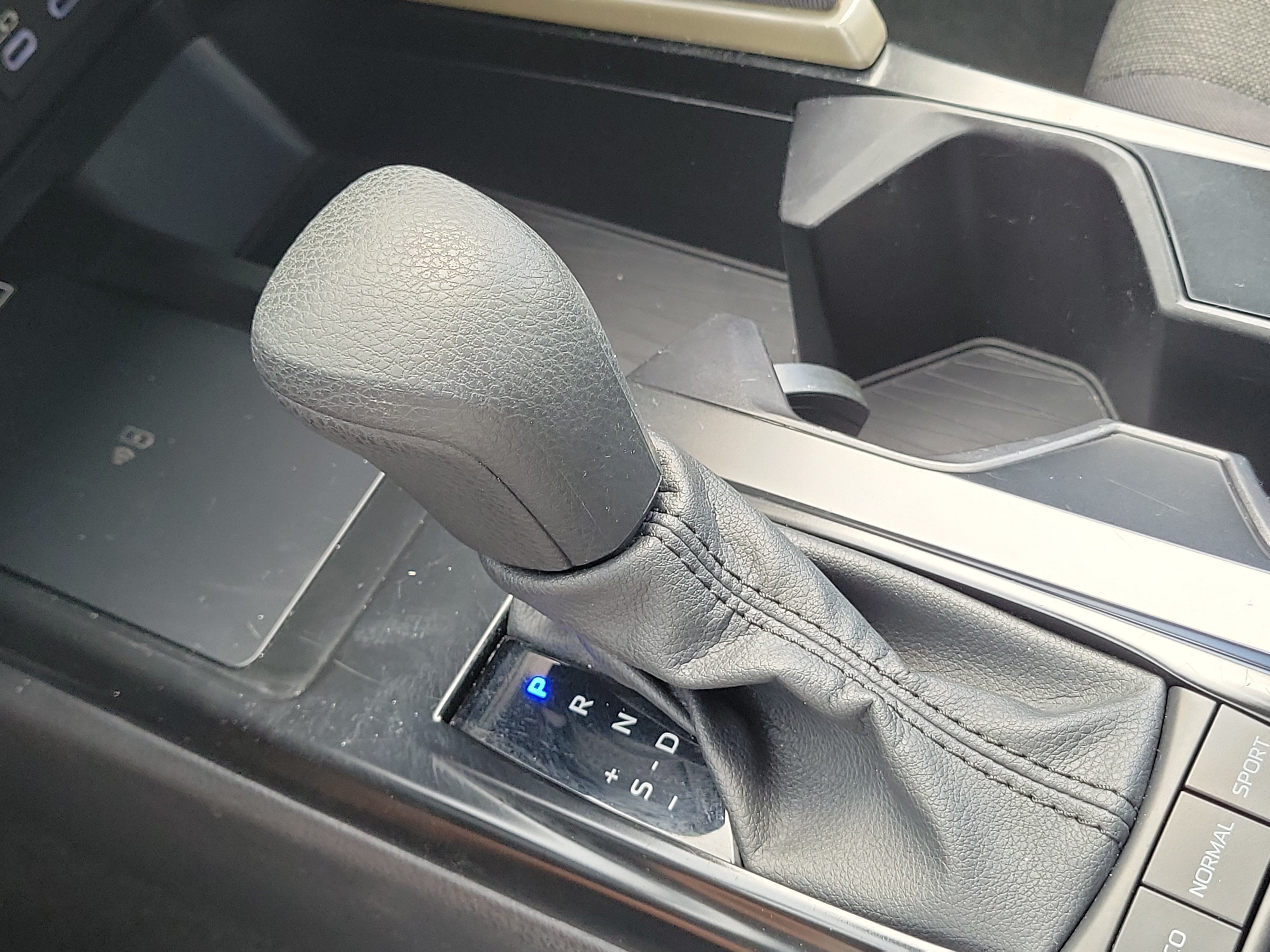 Used 2025 Toyota Camry LE FWD image 22