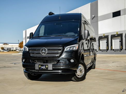 Used 2022 Mercedes-Benz Sprinter 3500 image 5