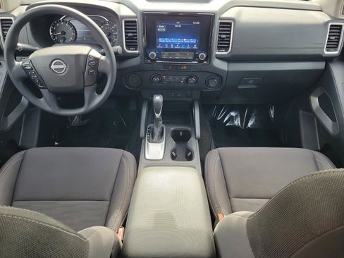 Used 2022 Nissan Frontier SV image 10