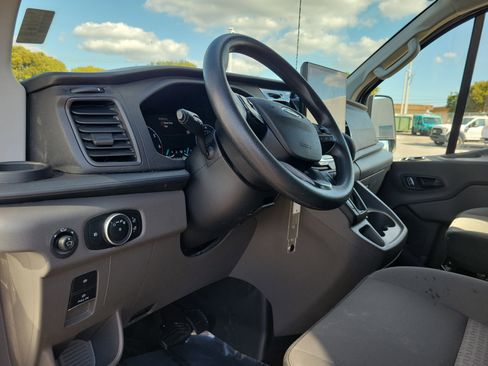 Used 2023 Ford Transit 350 XLT image 9