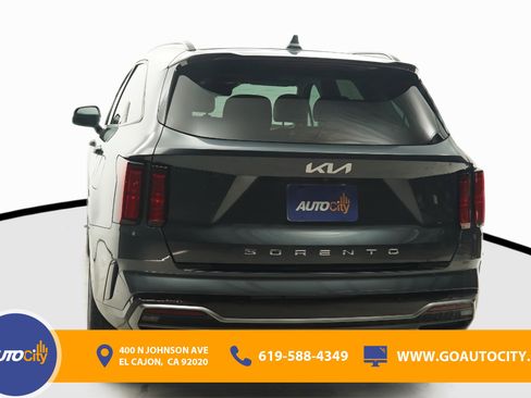 Used 2022 Kia Sorento SX image 16