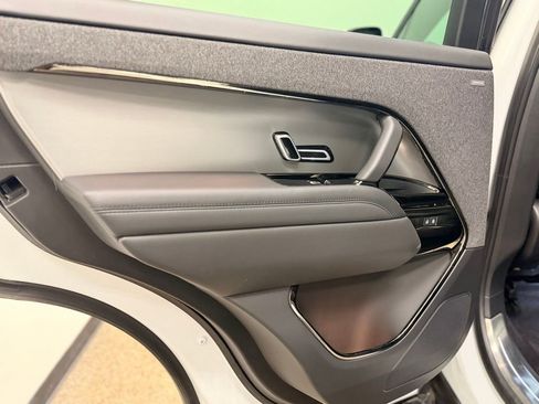 Used 2025 Land Rover Range Rover Sport SE image 23
