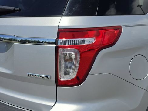 Used 2013 Ford Explorer XLT FWD image 14