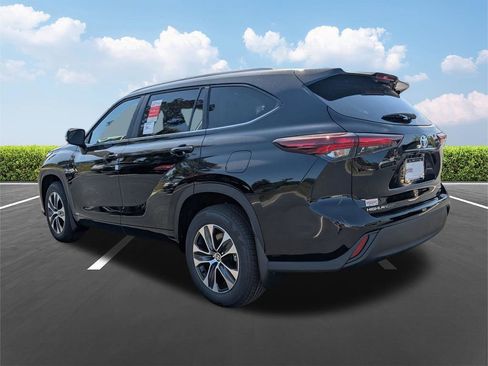 New 2026 Toyota Highlander XLE AWD/4WD image 6