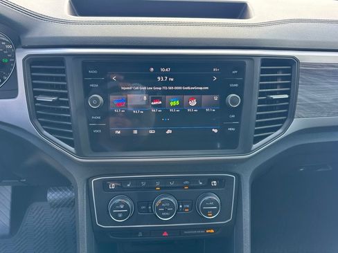 Used 2020 Volkswagen Atlas Cross Sport SE FWD image 12