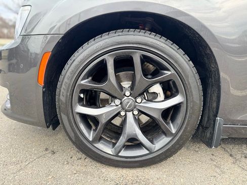 Used 2022 Chrysler 300 Touring L w/ Popular Equipment Group image 3