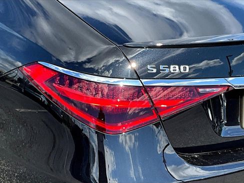 Used 2025 Mercedes-Benz S 580 4MATIC Sedan image 23