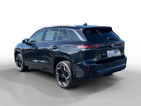 Certified 2025 Volkswagen Tiguan SEL R-Line AWD/4WD image 3