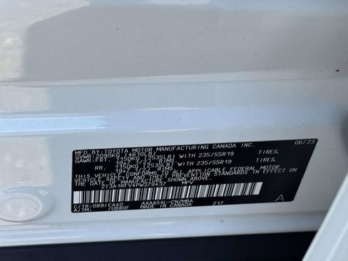 Used 2023 Toyota RAV4 XLE Premium AWD/4WD image 21