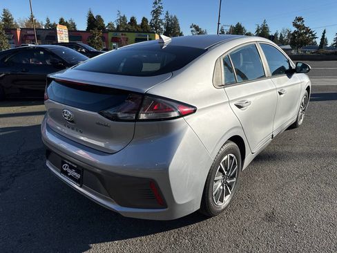 Used 2021 Hyundai Ioniq SE image 8