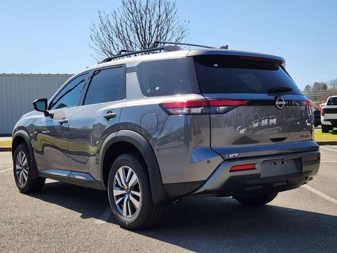 New 2026 Nissan Pathfinder SL AWD/4WD image 3