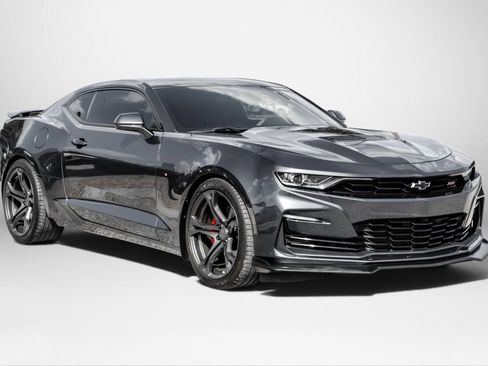 Used 2023 Chevrolet Camaro SS RWD image 3