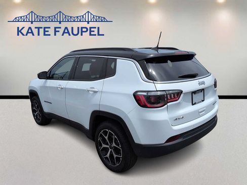 Used 2025 Jeep Compass Limited AWD/4WD image 5